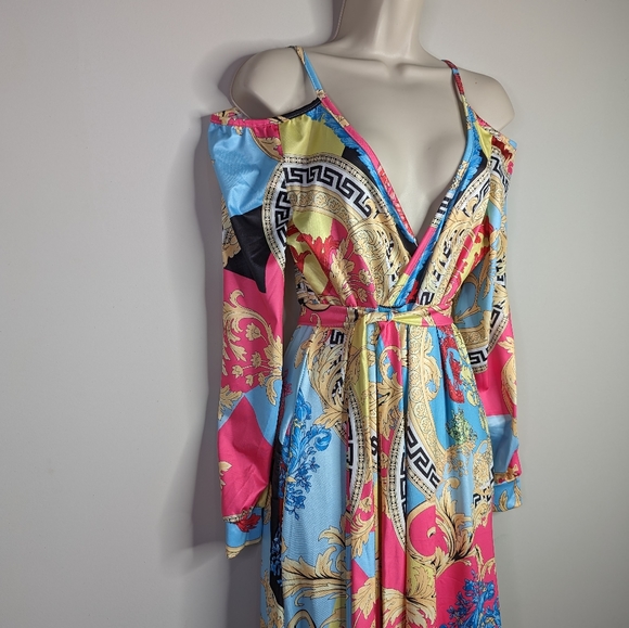 Vintage Printed Cold Shoulder Maxi Dress - Picture 3 of 5